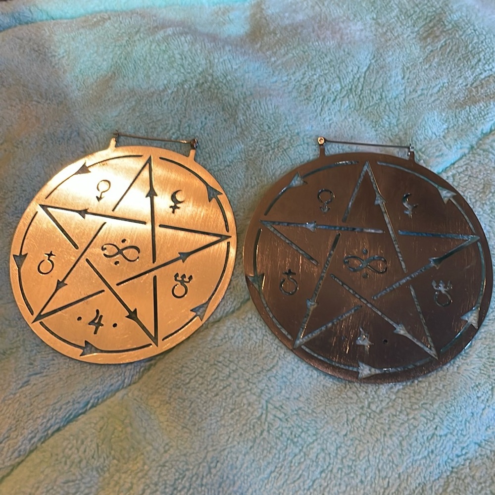 Toofast pentagram metal earrings
